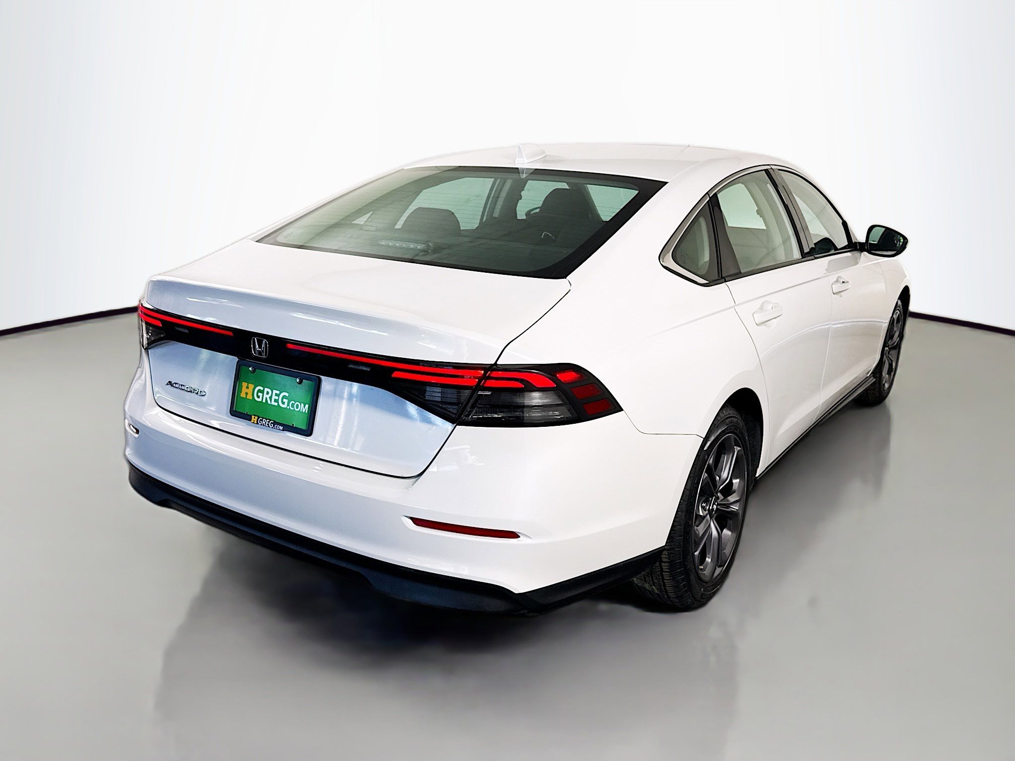 Used 2023 Honda Accord EX image 10