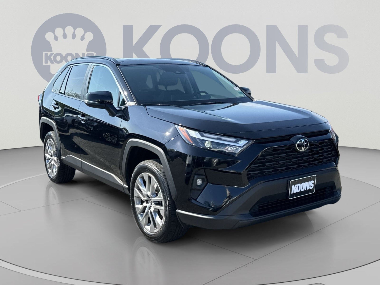 Used 2025 Toyota RAV4 XLE Premium w/ Weather Package AWD/4WD image 18