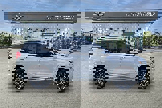 Used 2023 GMC Terrain Denali w/ Denali Premium Package image 3