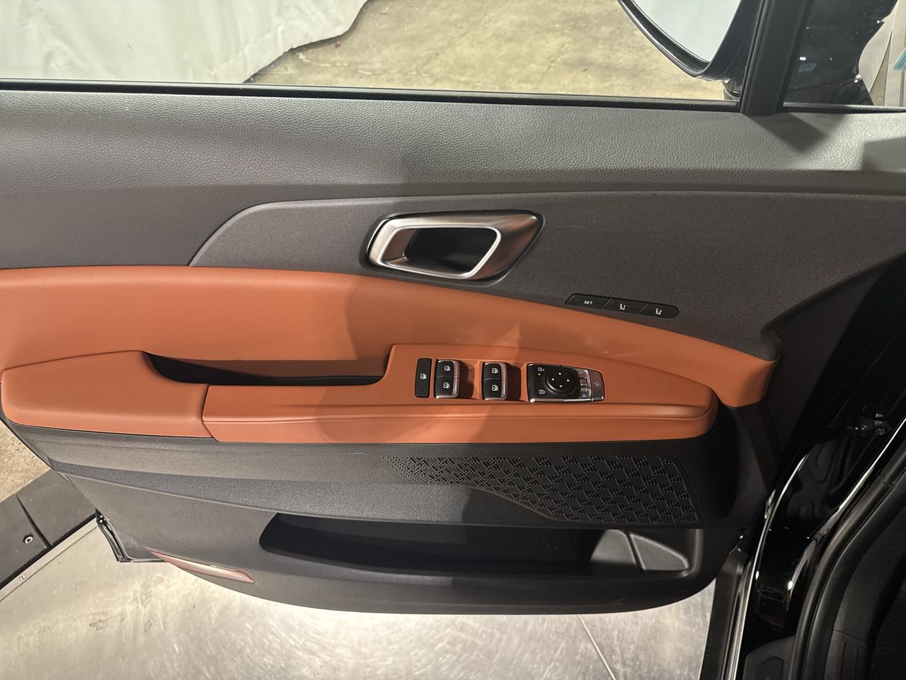 New 2026 Kia Carnival EX FWD image 18