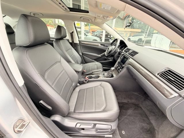 Used 2018 Volkswagen Passat 2.0T SE w/ SE Lighting Package FWD image 11