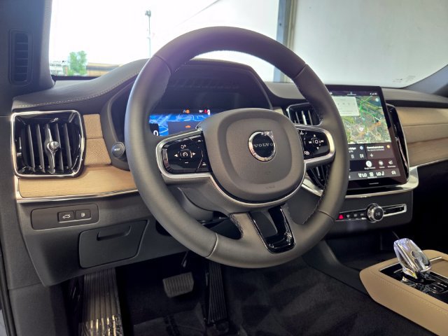 New 2026 Volvo XC90 T8 Plus w/ Protection Package Premier AWD/4WD image 10