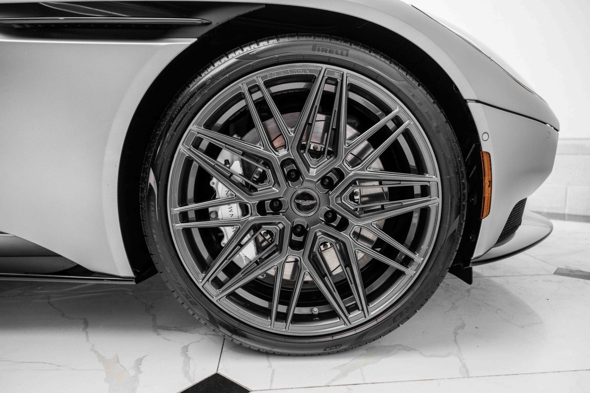 Used 2023 Aston Martin DB11 Coupe image 35