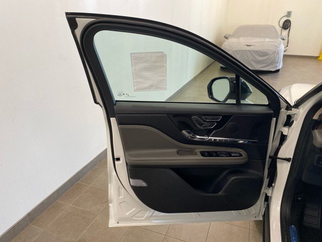 New 2024 Lincoln Corsair Grand Touring w/ Equipment Group 301A AWD/4WD image 15