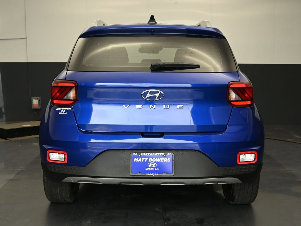 Used 2022 Hyundai Venue SEL w/ Cargo Package image 16