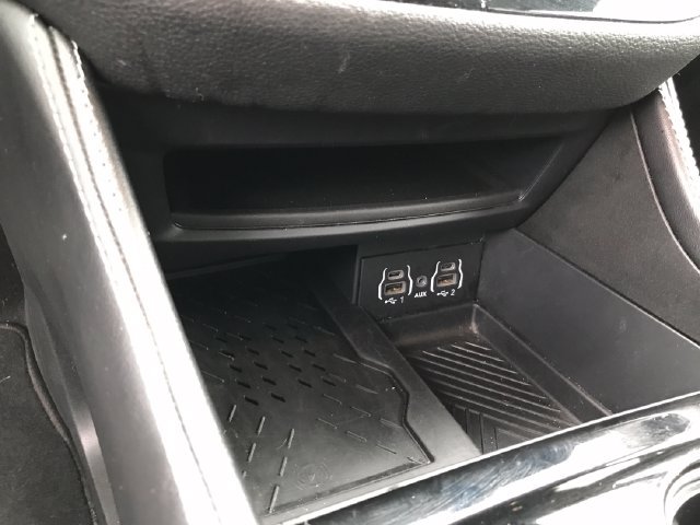 Used 2025 Chrysler Pacifica Limited FWD image 7