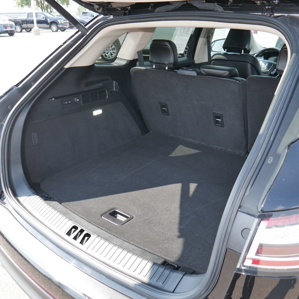 Used 2023 Lincoln Nautilus Reserve w/ Monochromatic Package AWD/4WD image 19