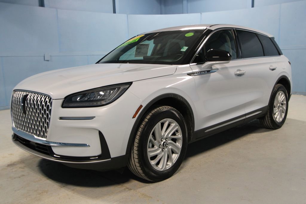 Used 2025 Lincoln Corsair AWD image 31