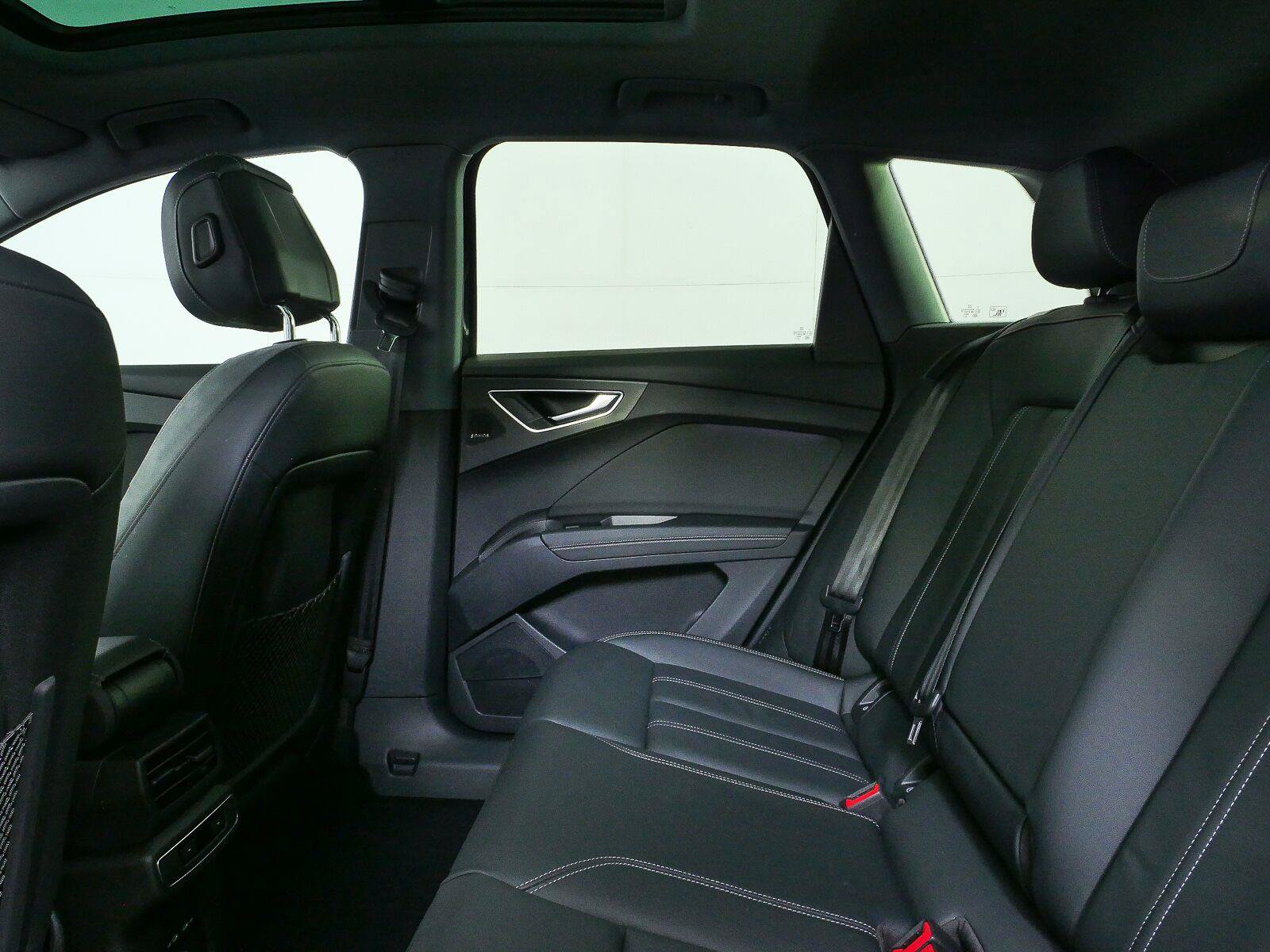 Used 2023 Audi Q4 e-tron Premium Plus w/ Premium Plus RWD image 18