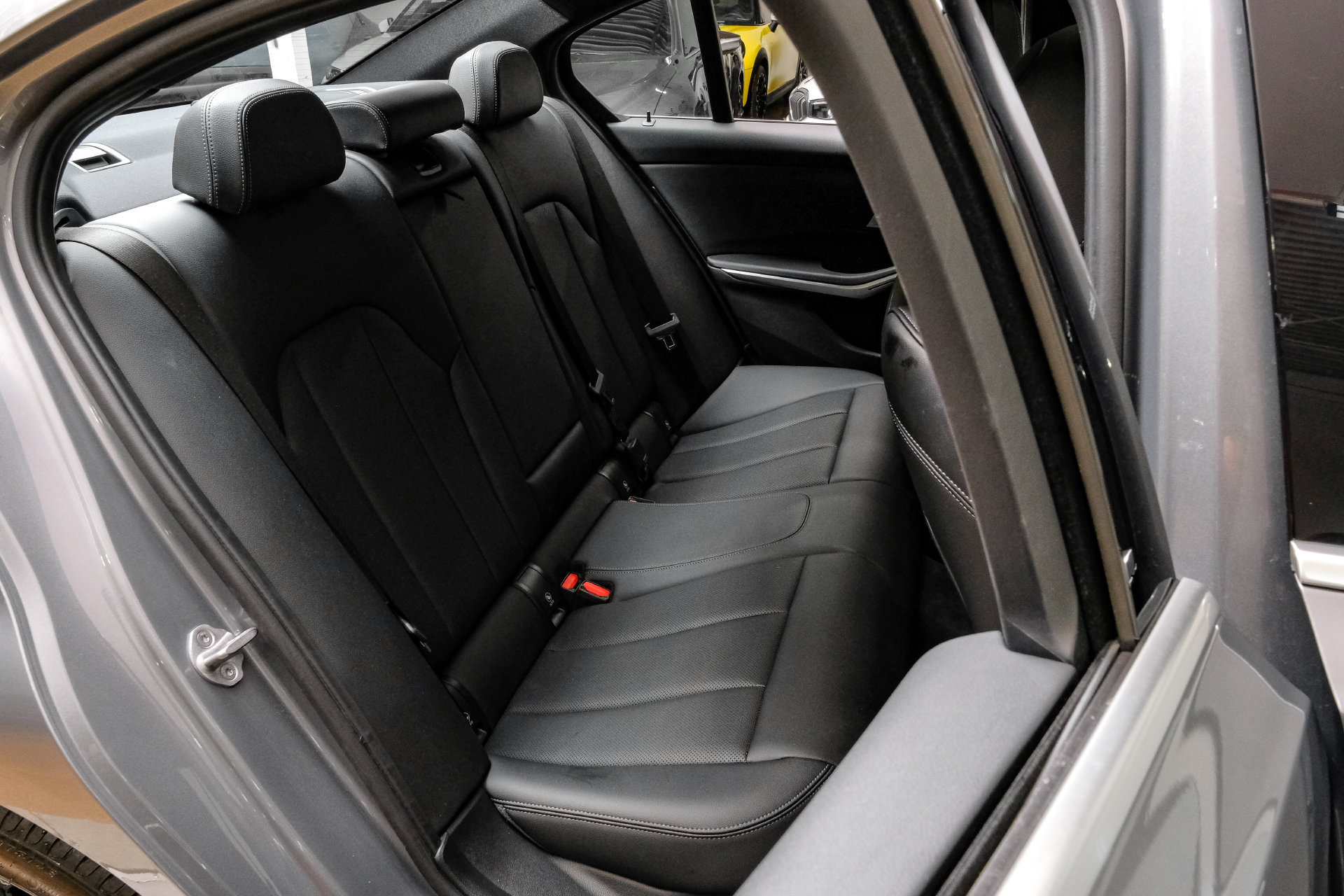 Used 2025 BMW 330i Sedan RWD image 38
