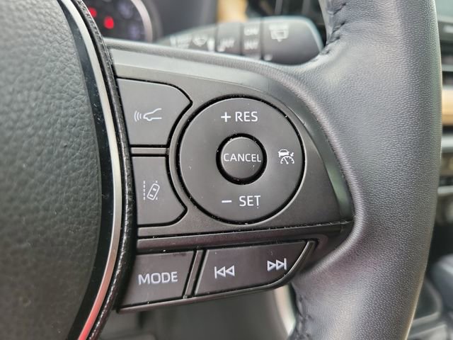 Used 2021 Toyota RAV4 XLE Premium FWD image 27