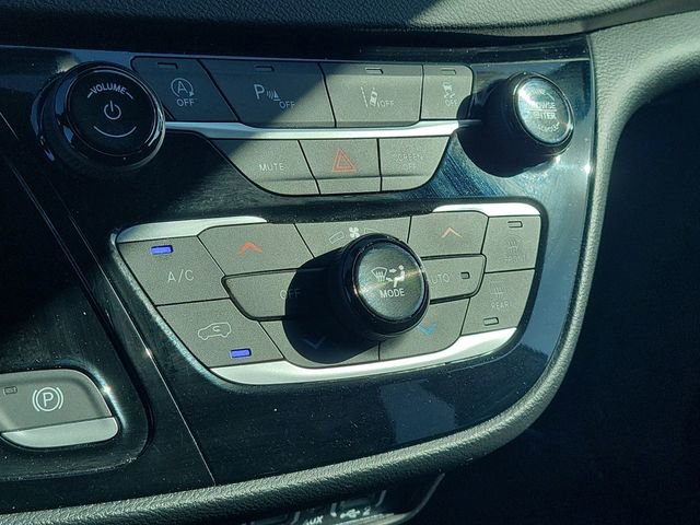 Used 2025 Chrysler Pacifica Select image 31