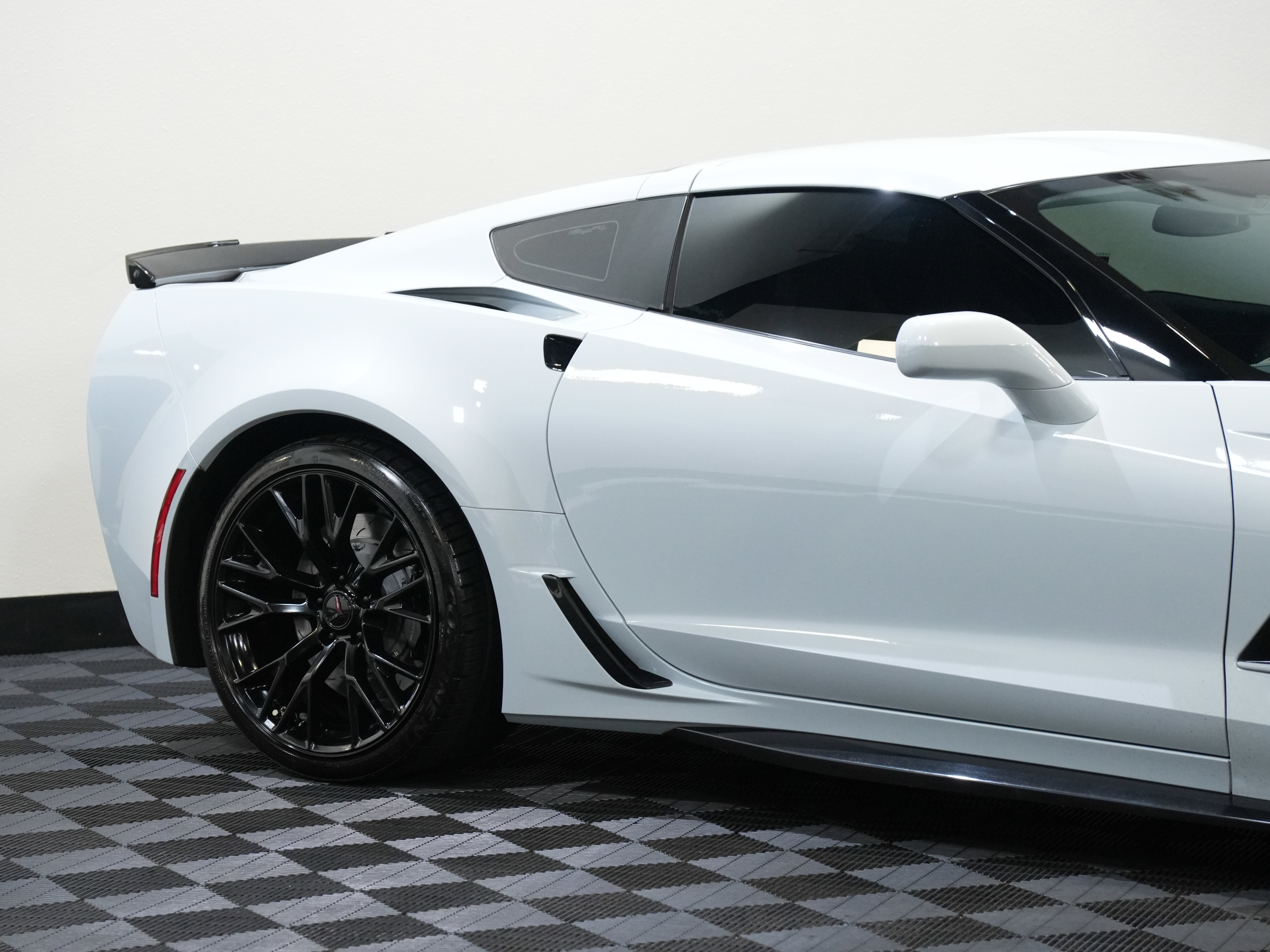 Used 2018 Chevrolet Corvette Grand Sport RWD image 13