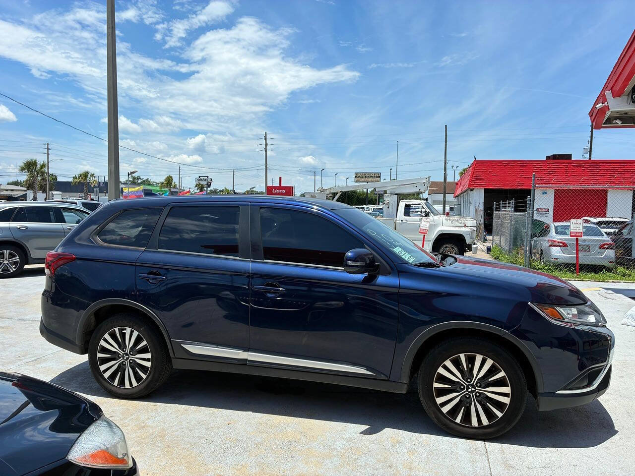 Used 2020 Mitsubishi Outlander SE FWD image 8