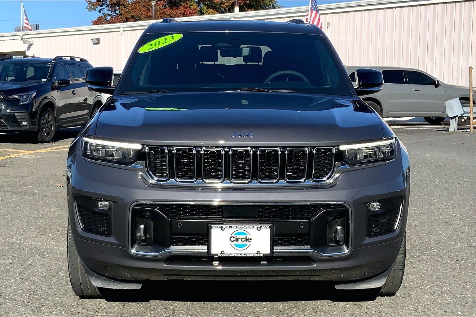 Used 2023 Jeep Grand Cherokee L Overland w/ Luxury Tech Group IV AWD/4WD image 3