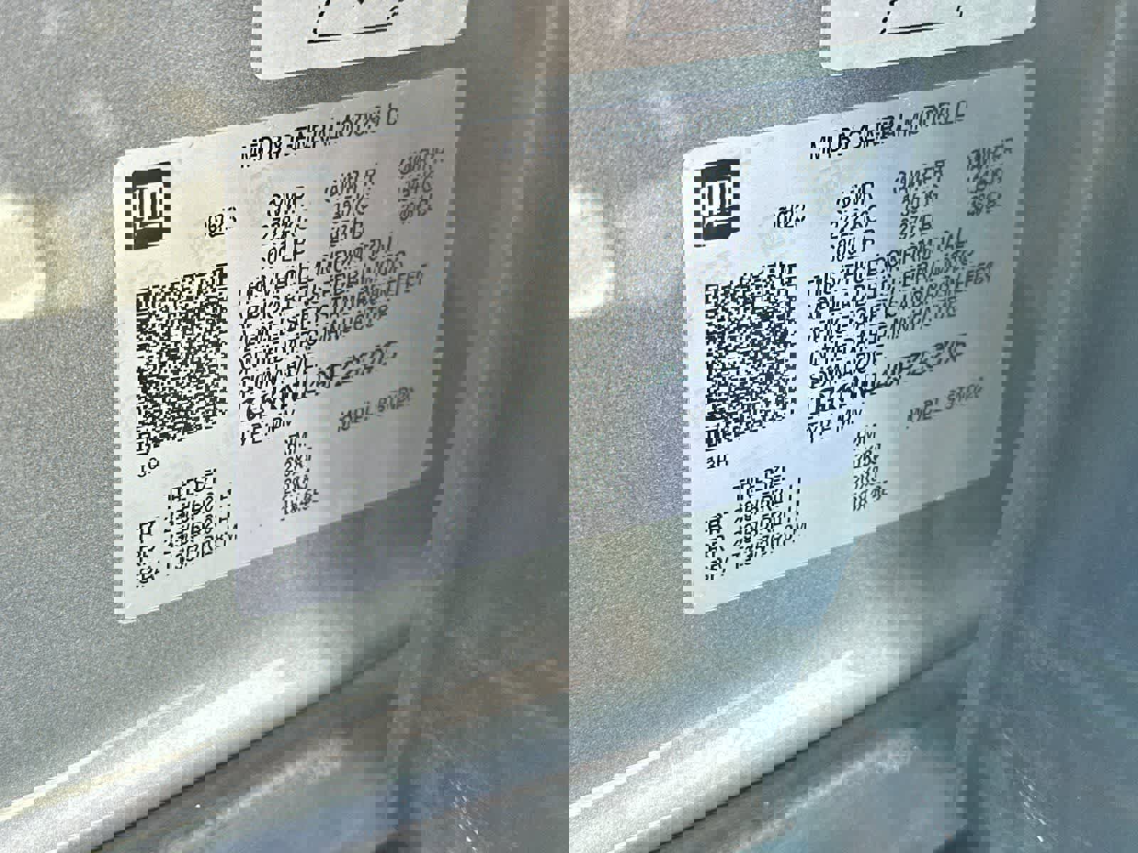 Used 2023 GMC Acadia SLT w/ Elevation Edition image 30