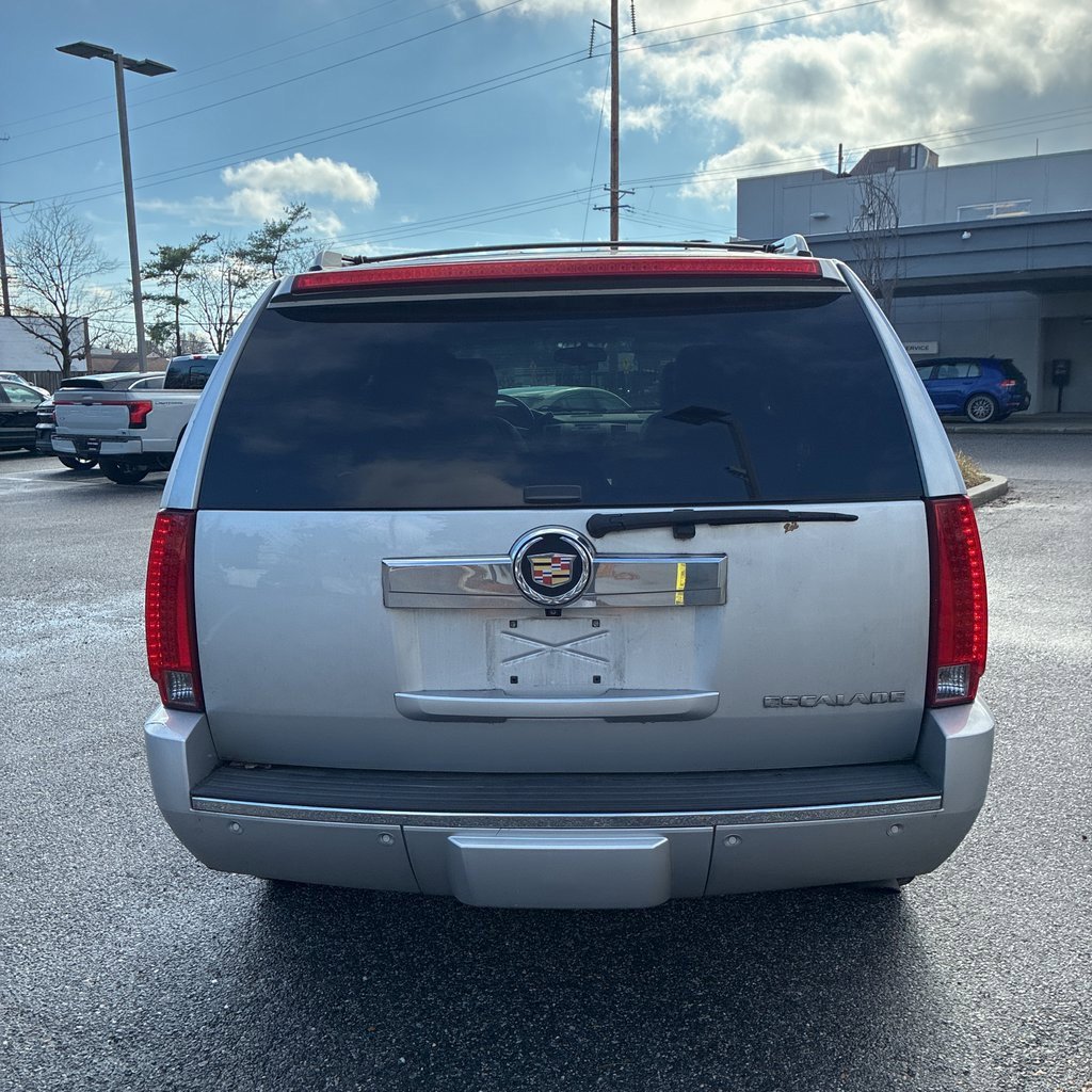 Used 2013 Cadillac Escalade Luxury image 6