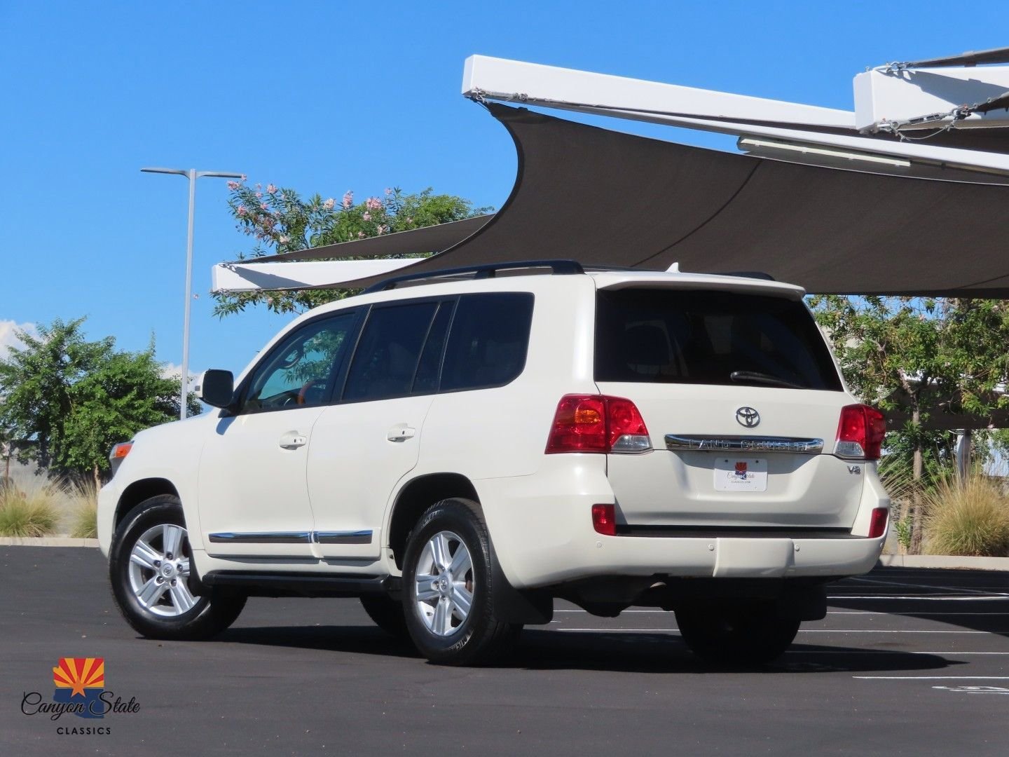 Used 2014 Toyota Land Cruiser image 2