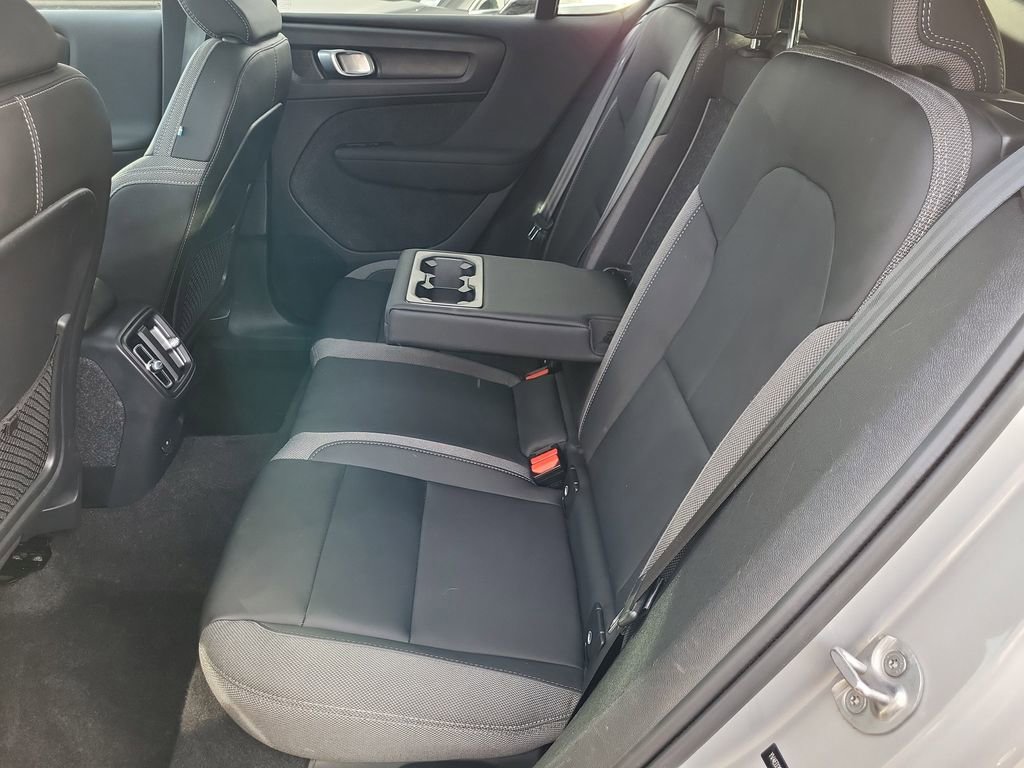 Used 2023 Volvo C40 Recharge Core image 12