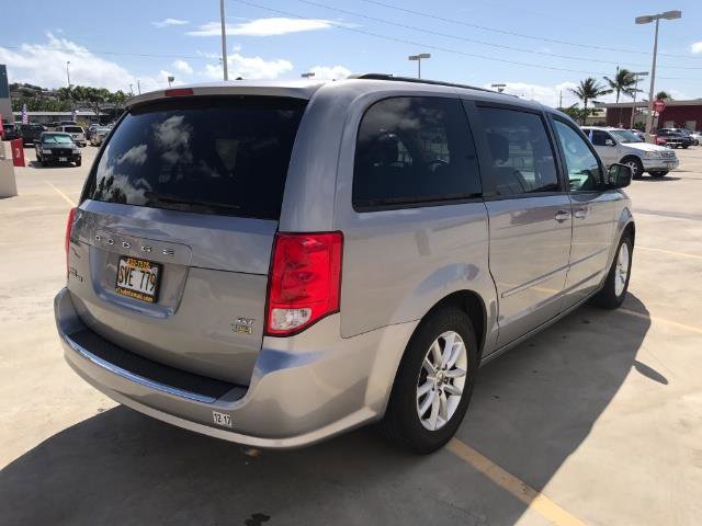 Used 2016 Dodge Grand Caravan SXT FWD image 4