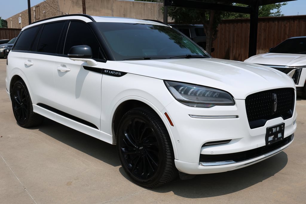 Used 2023 Lincoln Aviator Reserve w/ Equipment Group 201A AWD/4WD image 3
