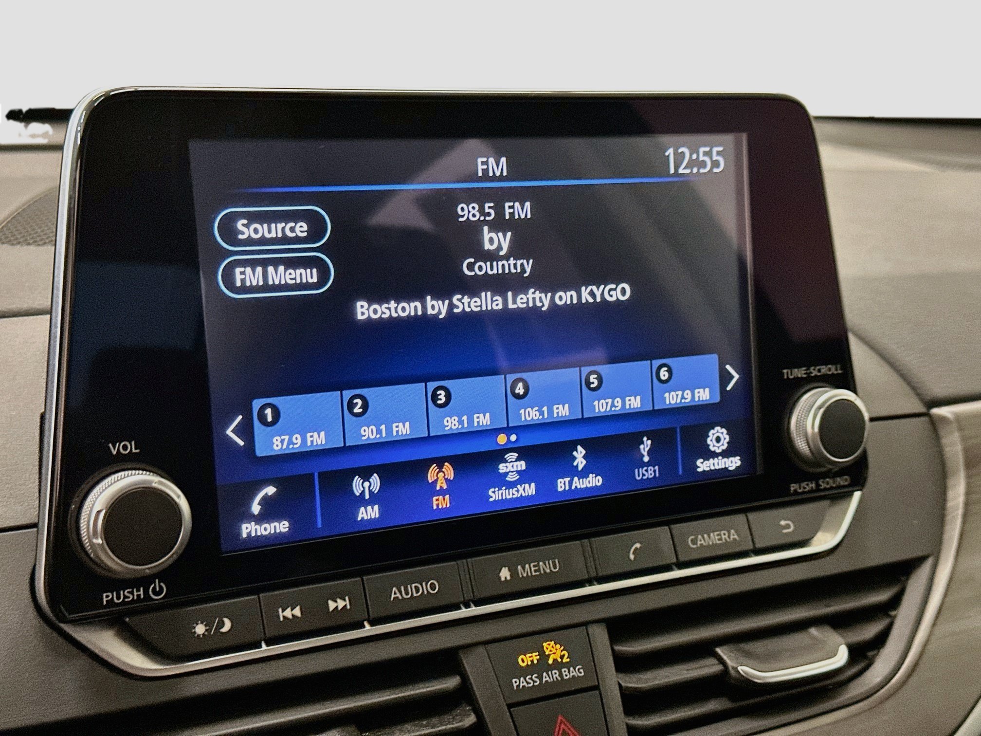 Used 2025 Nissan Altima 2.5 SV FWD image 21
