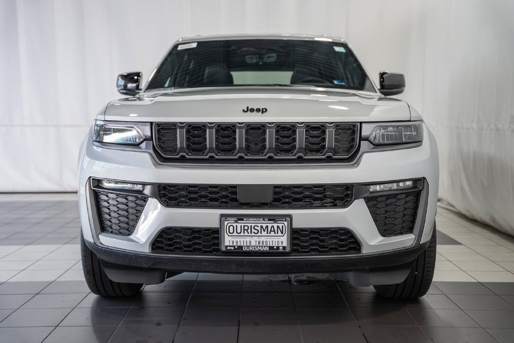 New 2026 Jeep Grand Cherokee Limited w/ Limited Altitude Package AWD/4WD image 2