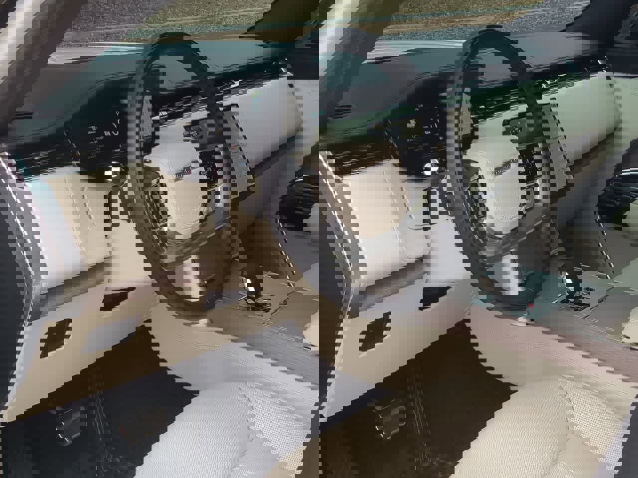 Certified 2025 Land Rover Range Rover Long Wheelbase SE image 10