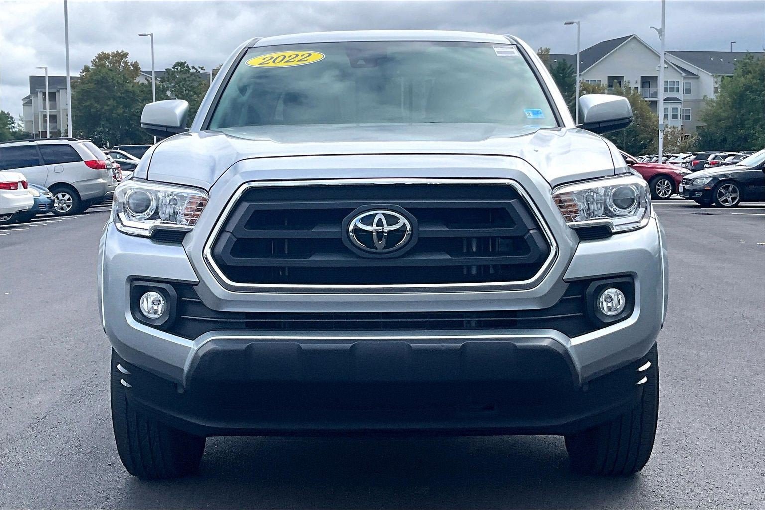 Used 2022 Toyota Tacoma SR5 AWD/4WD image 3