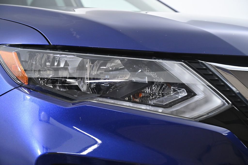 Used 2019 Nissan Rogue SV w/ Sun & Sound Touring Package image 6