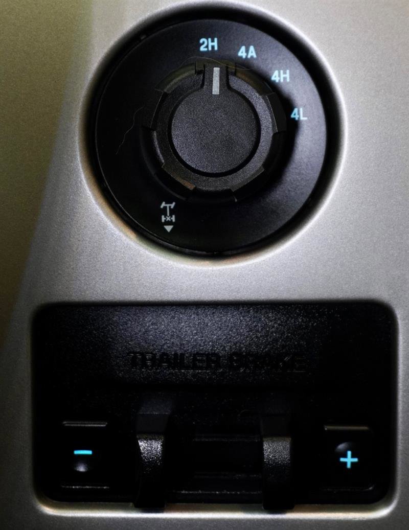 Used 2014 Ford F150 King Ranch w/ King Ranch Luxury Package image 19