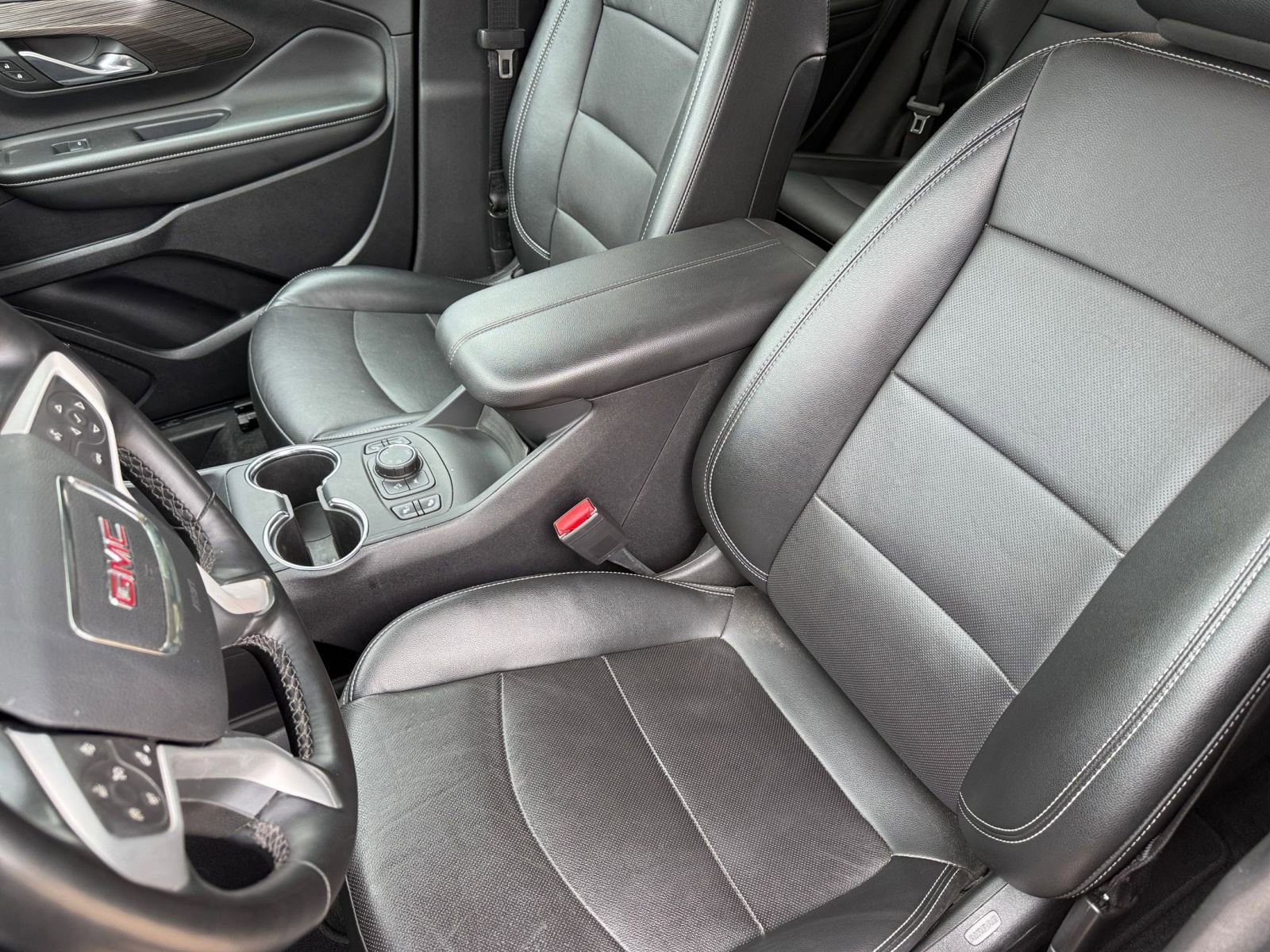 Used 2024 GMC Terrain SLT image 37