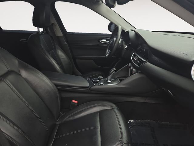 Used 2017 Alfa Romeo Giulia AWD w/ Sport Appearance Package image 15