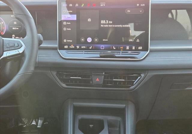 New 2026 Volkswagen Tiguan SE R-Line image 13