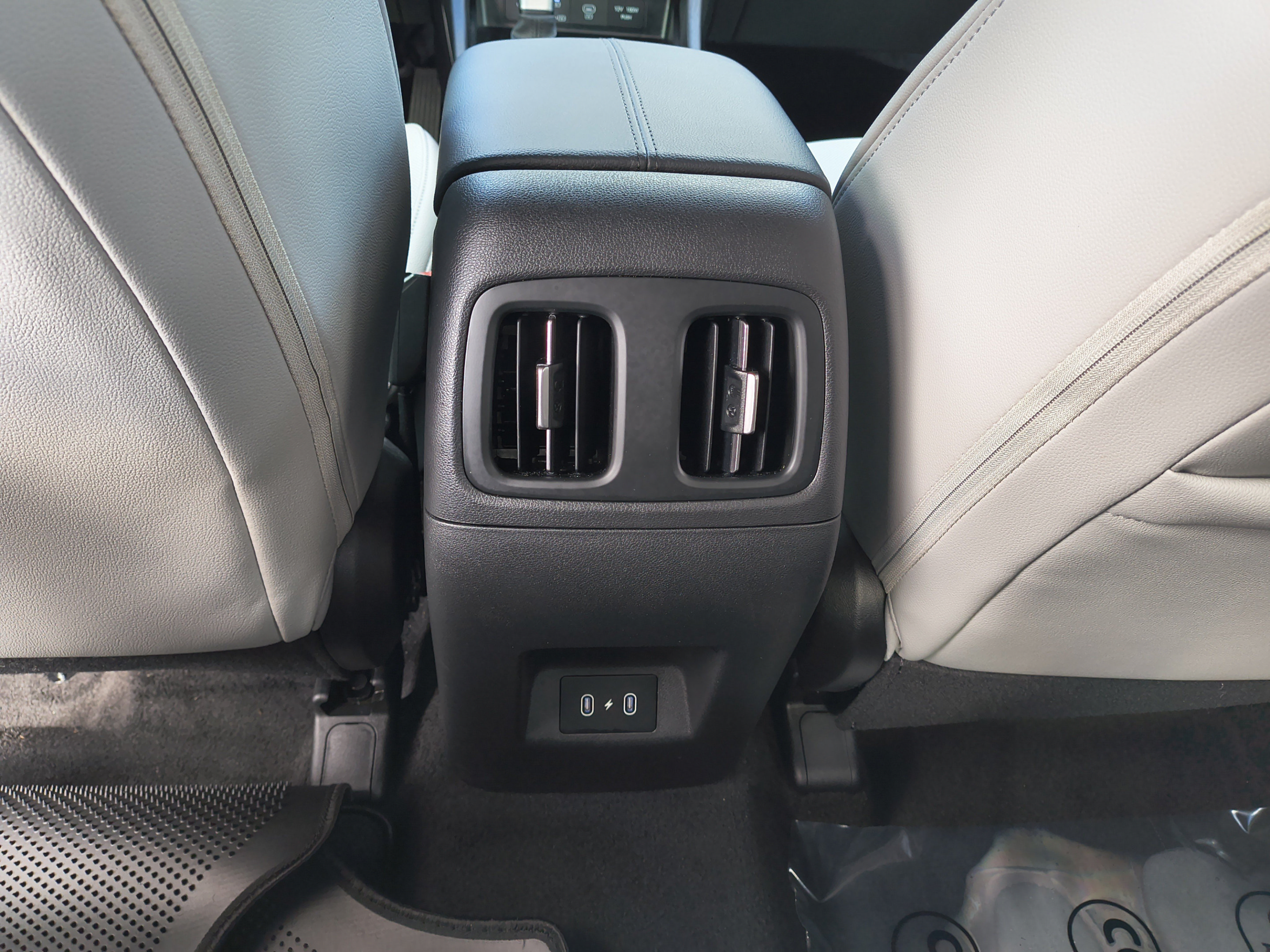 Certified 2025 Hyundai Santa Cruz SEL FWD image 14