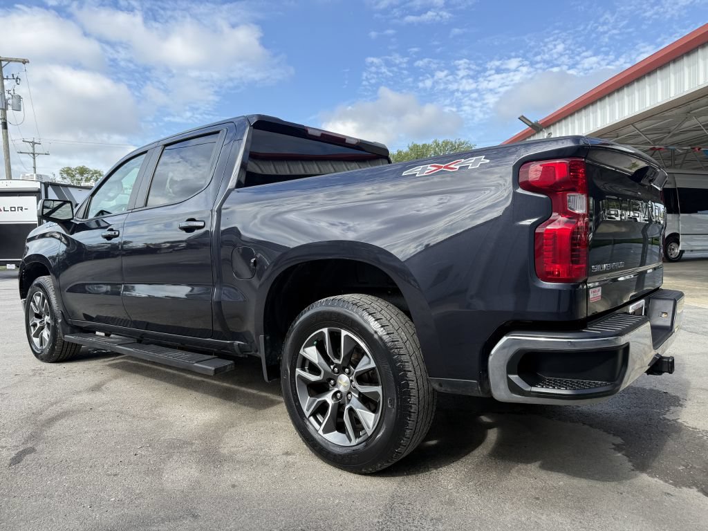 Used 2022 Chevrolet Silverado 1500 LT AWD/4WD image 24