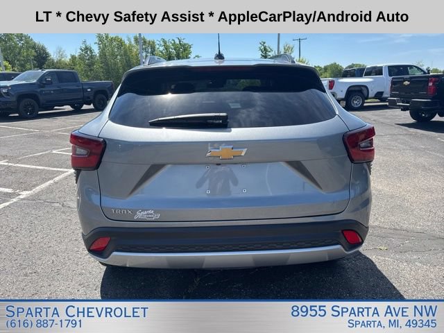 Used 2024 Chevrolet Trax LT FWD image 4