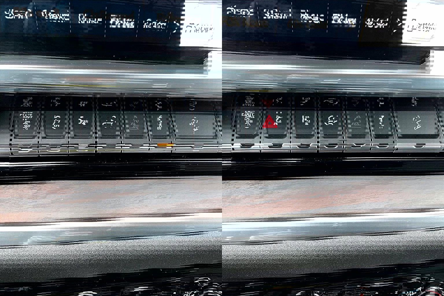 Used 2025 GMC Sierra 3500 SLT w/ SLT Premium Package image 28