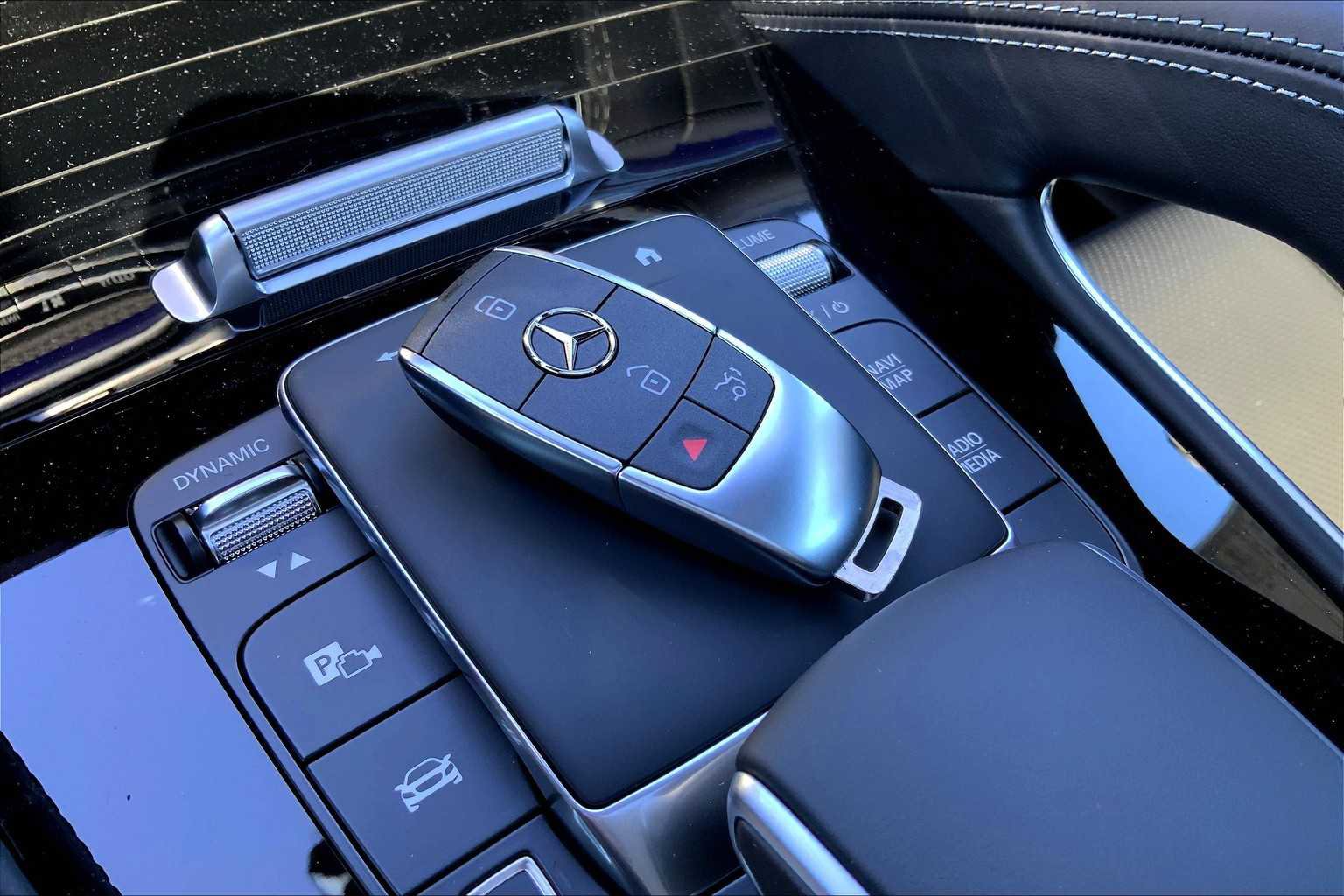 New 2026 Mercedes-Benz GLS 580 4MATIC image 21