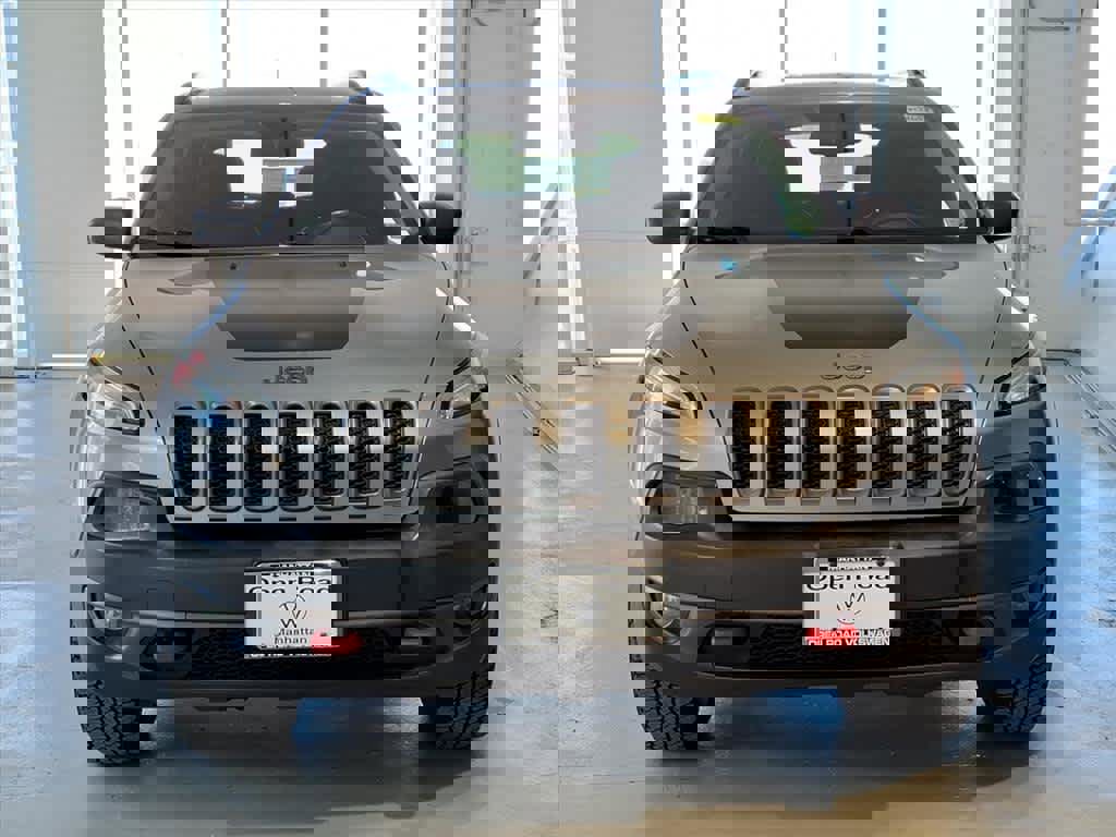 Used 2014 Jeep Cherokee Trailhawk w/ Comfort/Convenience Group image 2