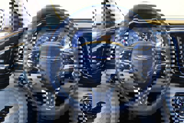 Used 2015 Chrysler 200 Limited image 13