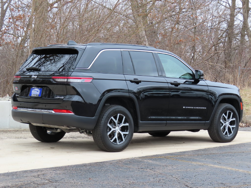 Used 2025 Jeep Grand Cherokee Limited AWD/4WD image 3