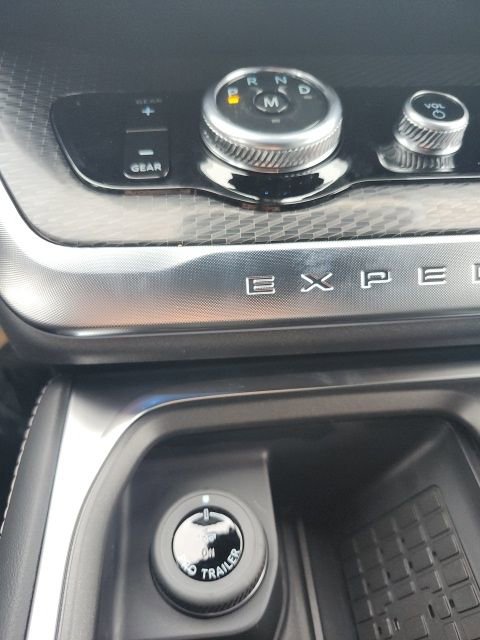 New 2025 Ford Expedition Platinum w/ Stealth Performance Package image 47