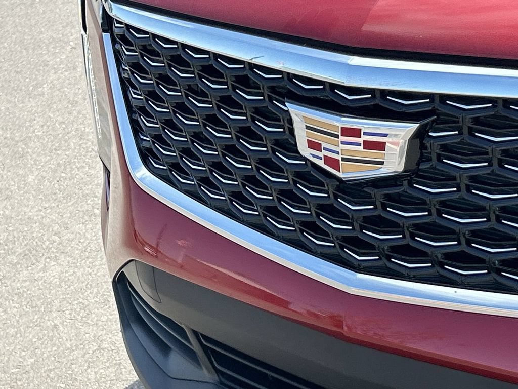 Used 2024 Cadillac XT4 Luxury w/ Cold Weather Package FWD image 32