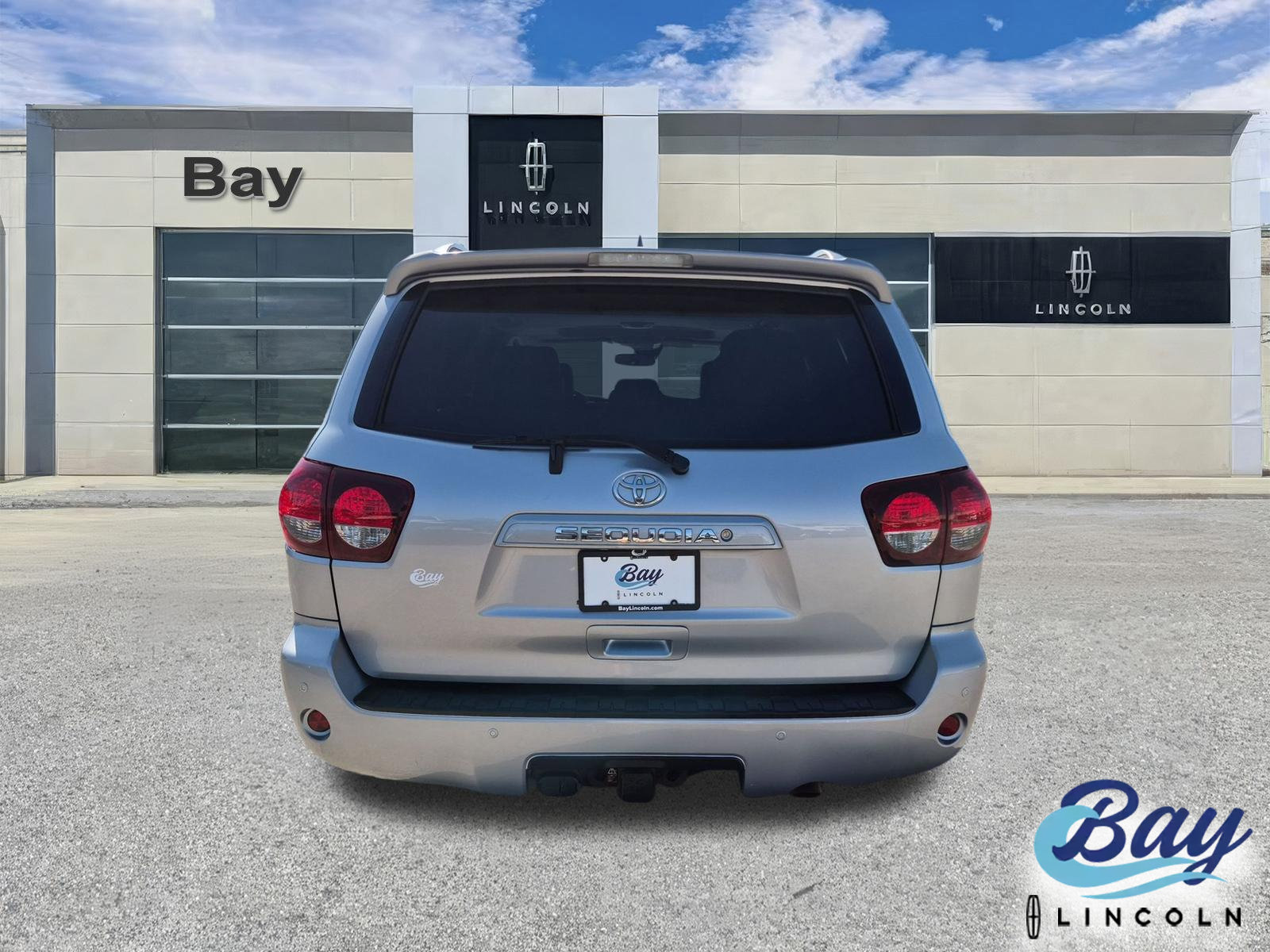Used 2018 Toyota Sequoia SR5 w/ Premium Package AWD/4WD image 7