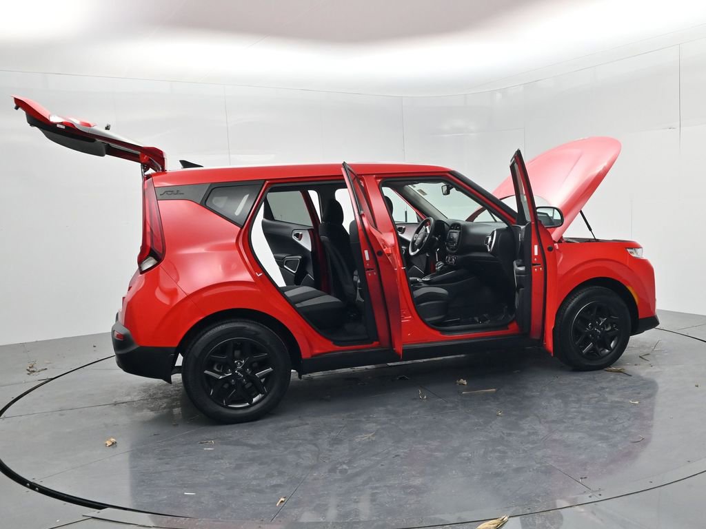 Certified 2022 Kia Soul LX w/ Technology Package image 50