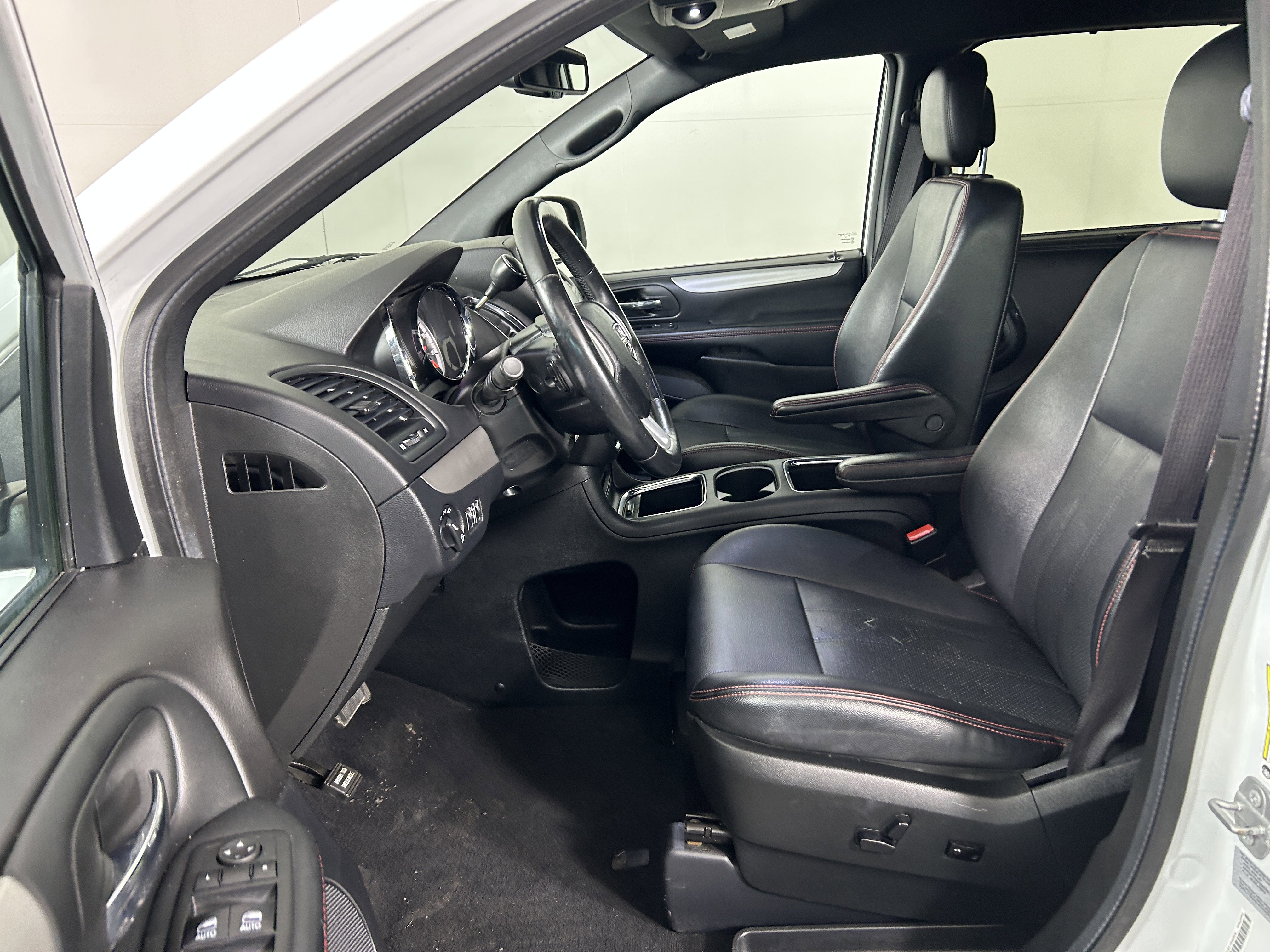 Used 2017 Dodge Grand Caravan GT image 9