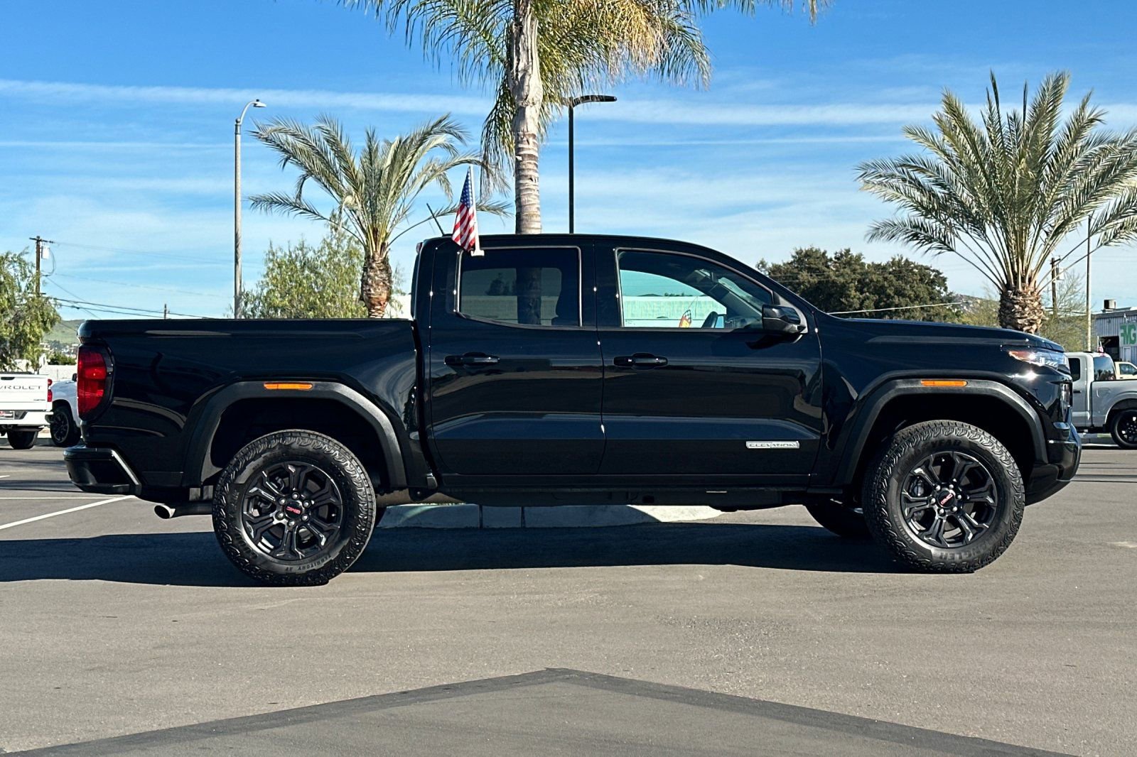 Used 2025 GMC Canyon Elevation w/ Convenience Package image 3