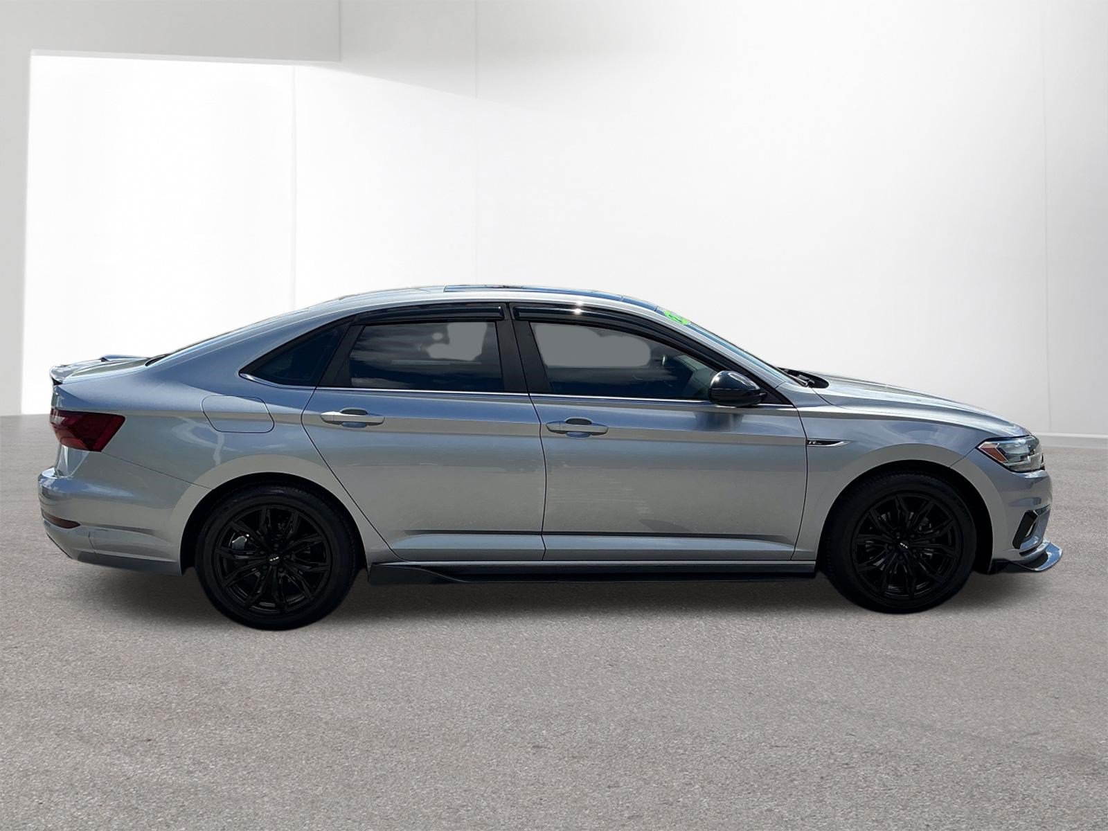 Used 2021 Volkswagen Jetta R-Line w/ R-Line Cold Weather Package FWD video 2