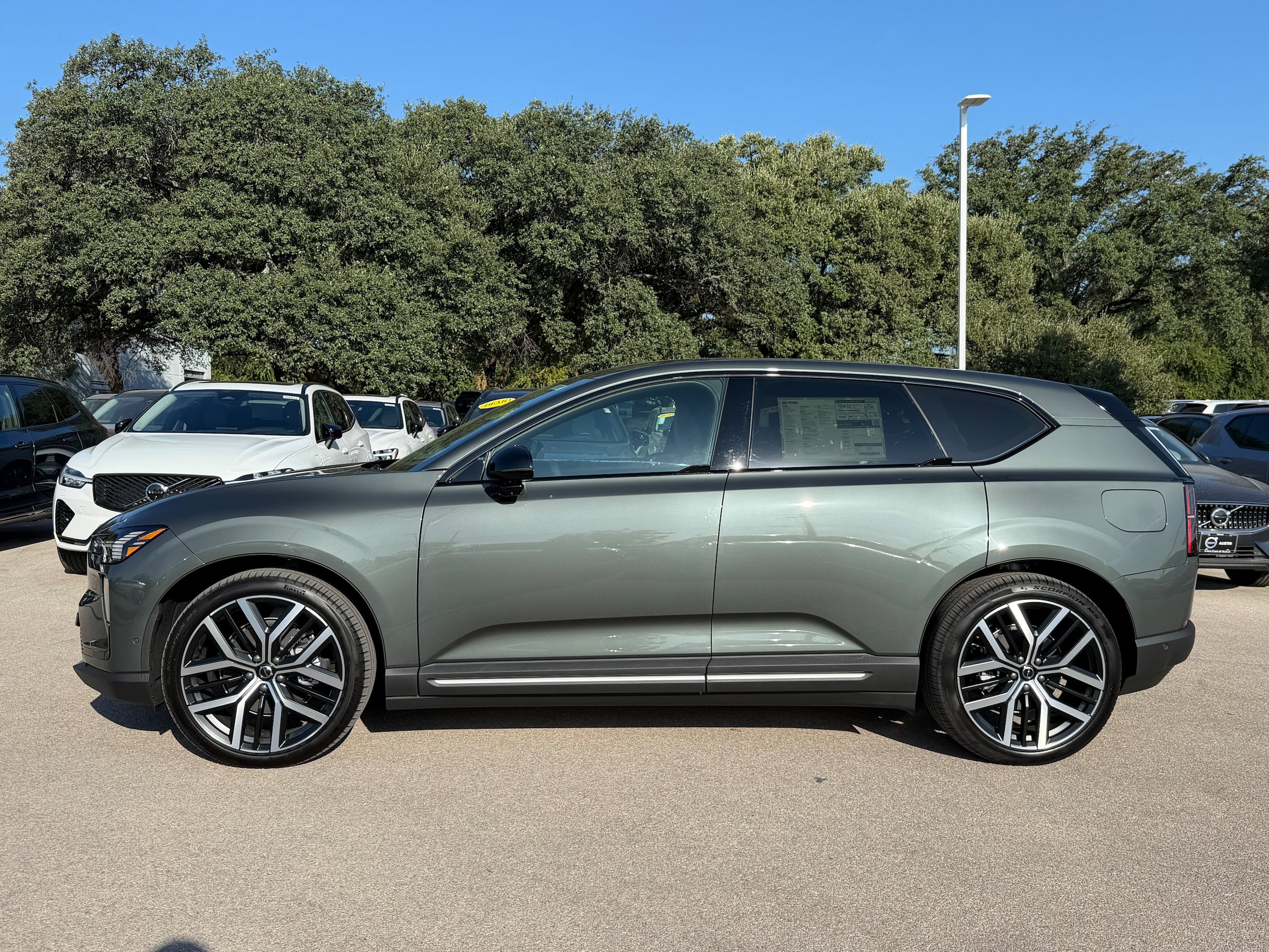 New 2027 Volvo EX60 Ultra AWD/4WD image 3